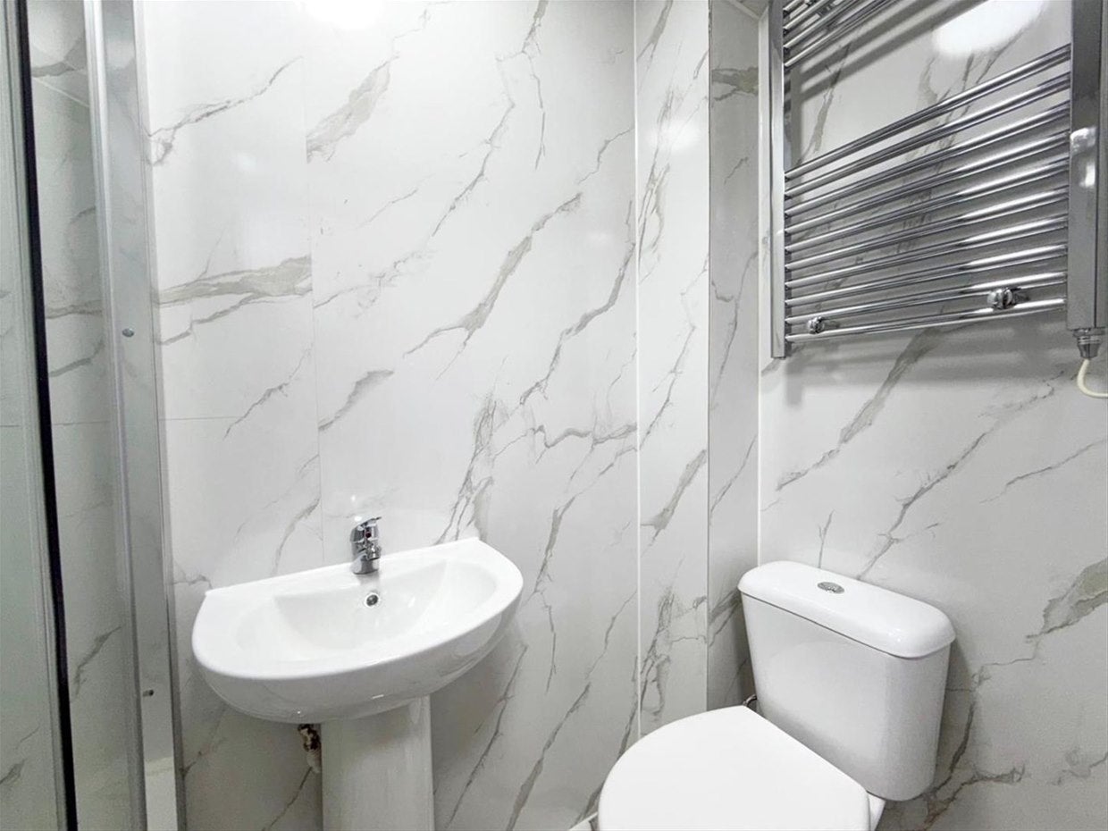 Room Spackmans Way in Slough