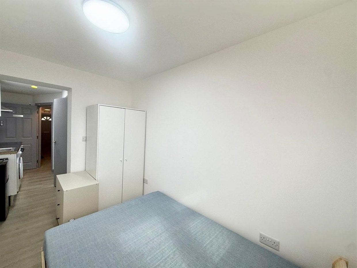 Room Spackmans Way in Slough