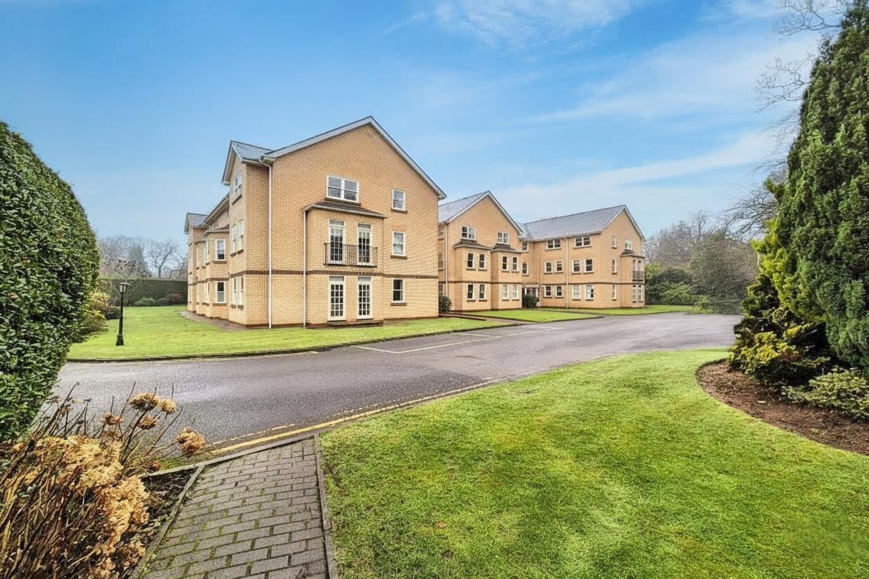 Flat Groby Road in Trafford