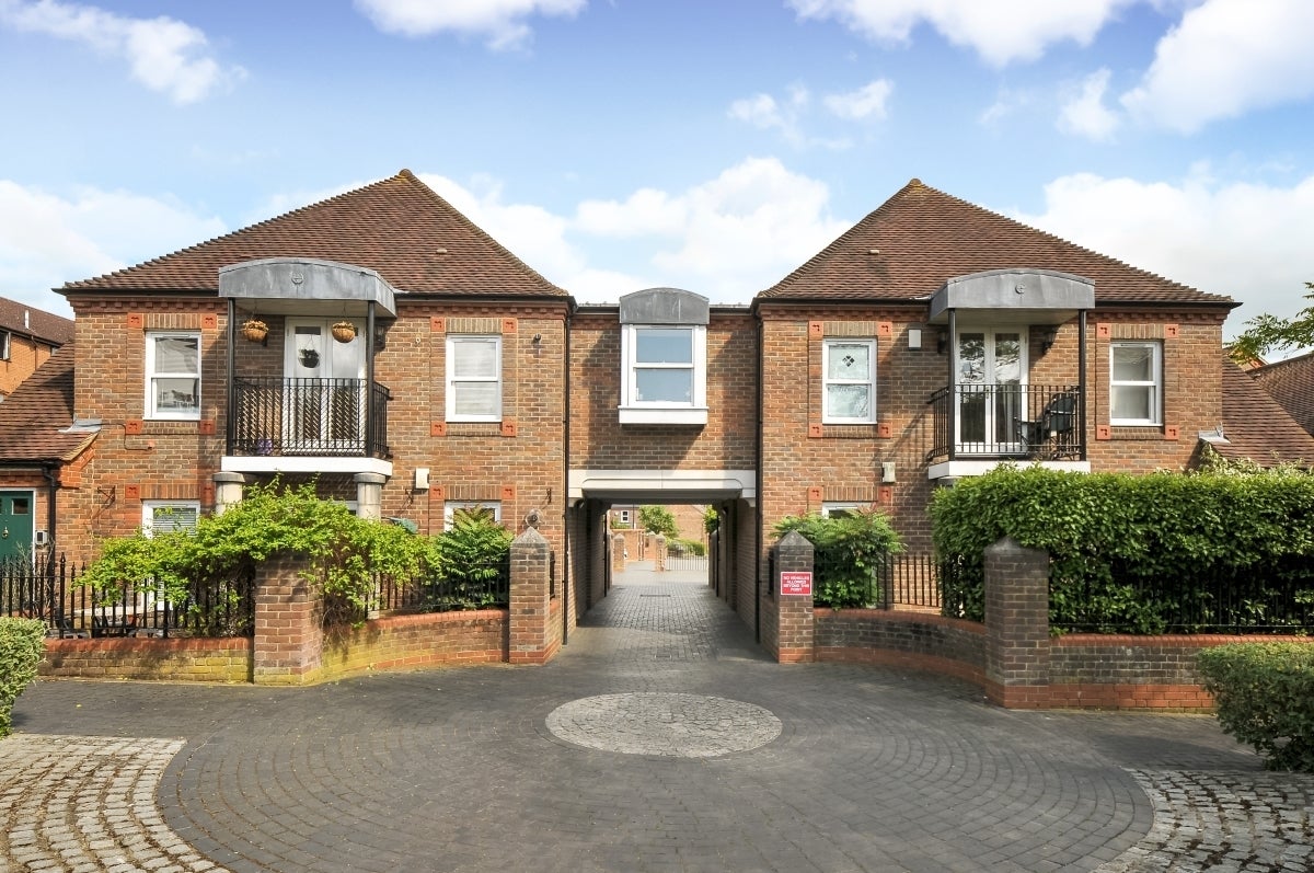 Flat Ryder Seed mews in St Albans