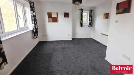 Flat Brooklands Walk in Chelmsford