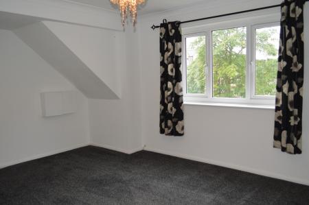 Flat Brooklands Walk in Chelmsford