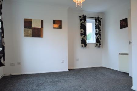 Flat Brooklands Walk in Chelmsford