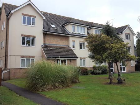 Flat Brooklands Walk in Chelmsford