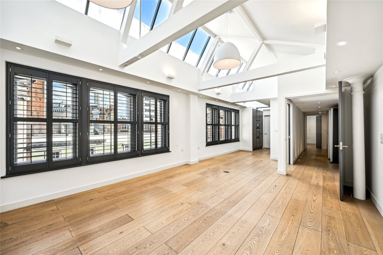 Flat Cranbourn Street in City of Westminster
