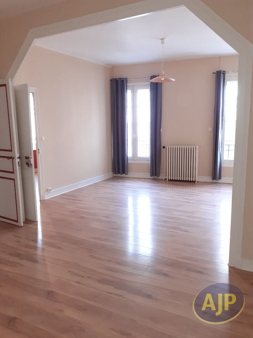 Appartement D 398 à Roussines