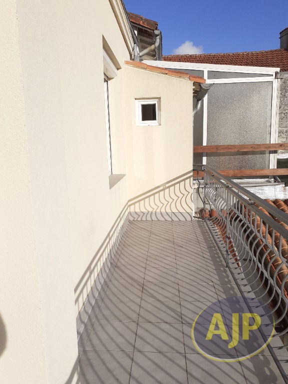 Appartement D 398 à Roussines