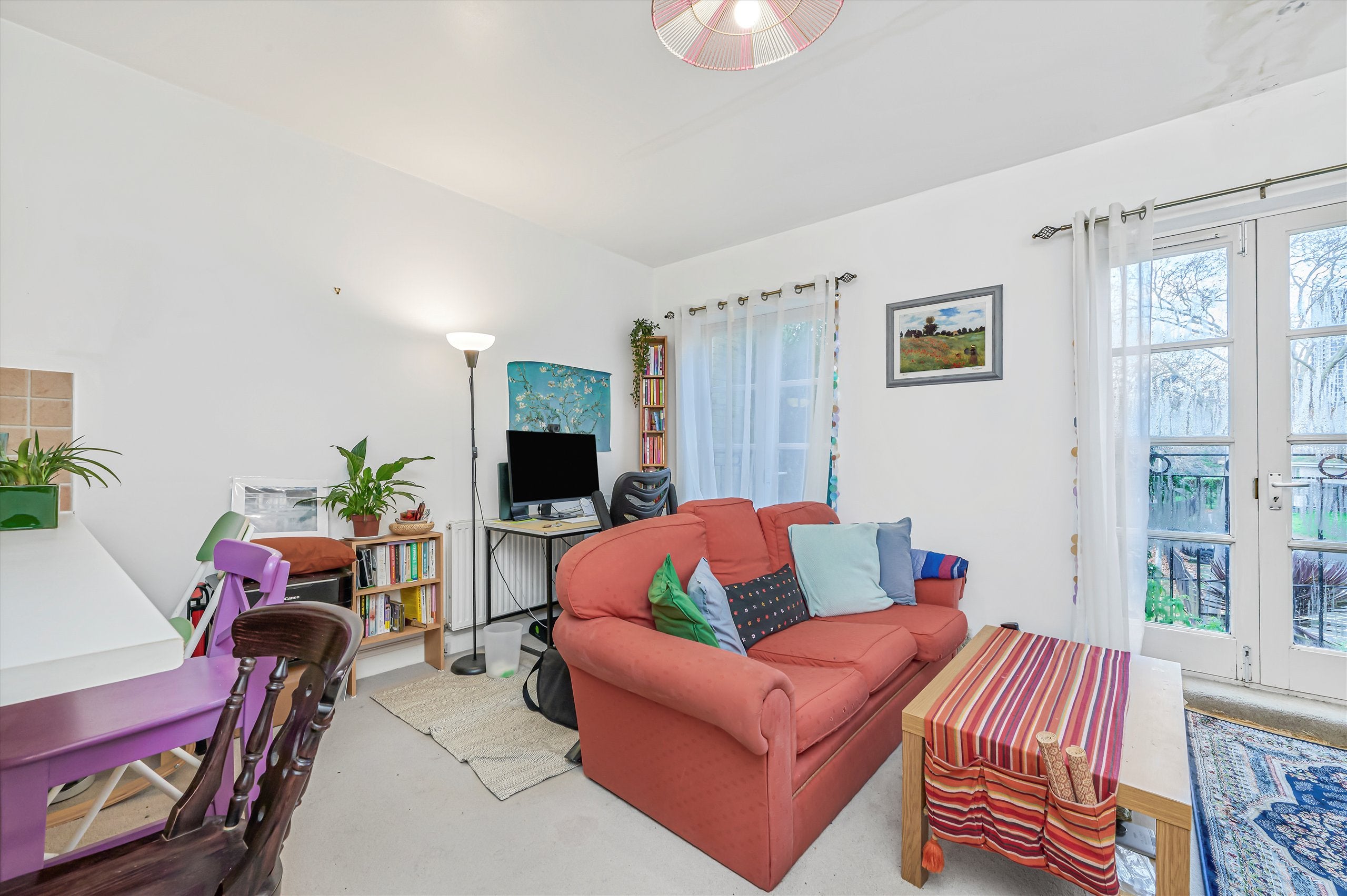 Flat Abbeyfield Road in Greater London