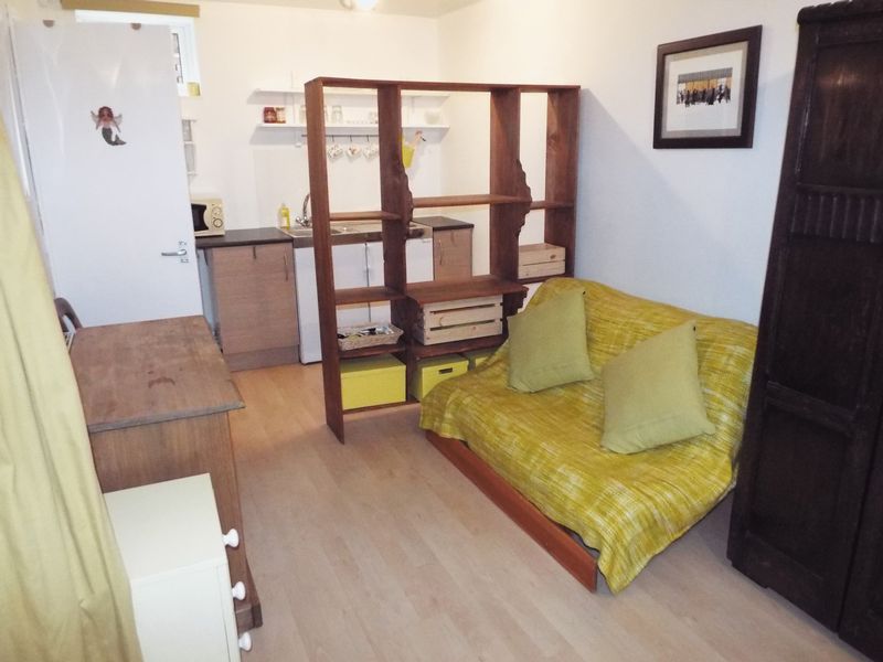 Flat Norfolk Close in Birmingham