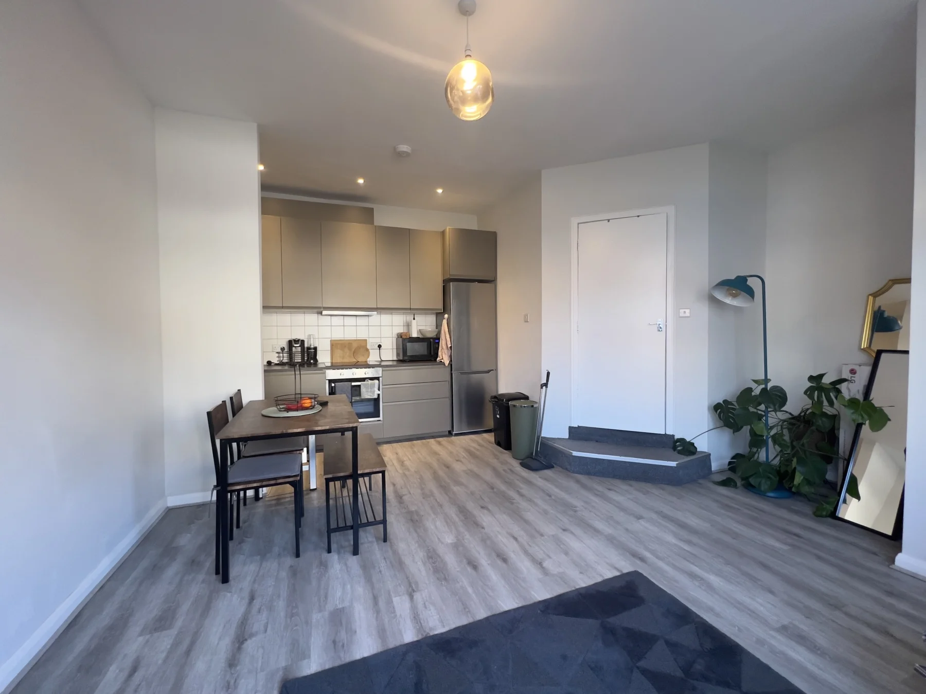 Flat Catford Hill in Greater London
