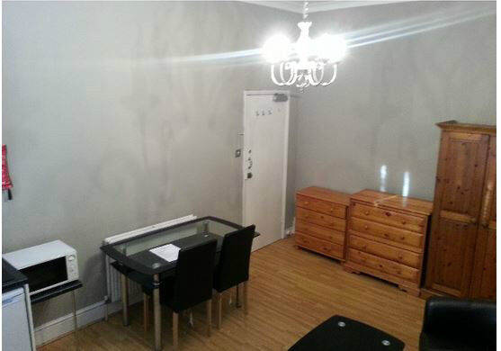 Flat Chantrey Road in Greater London