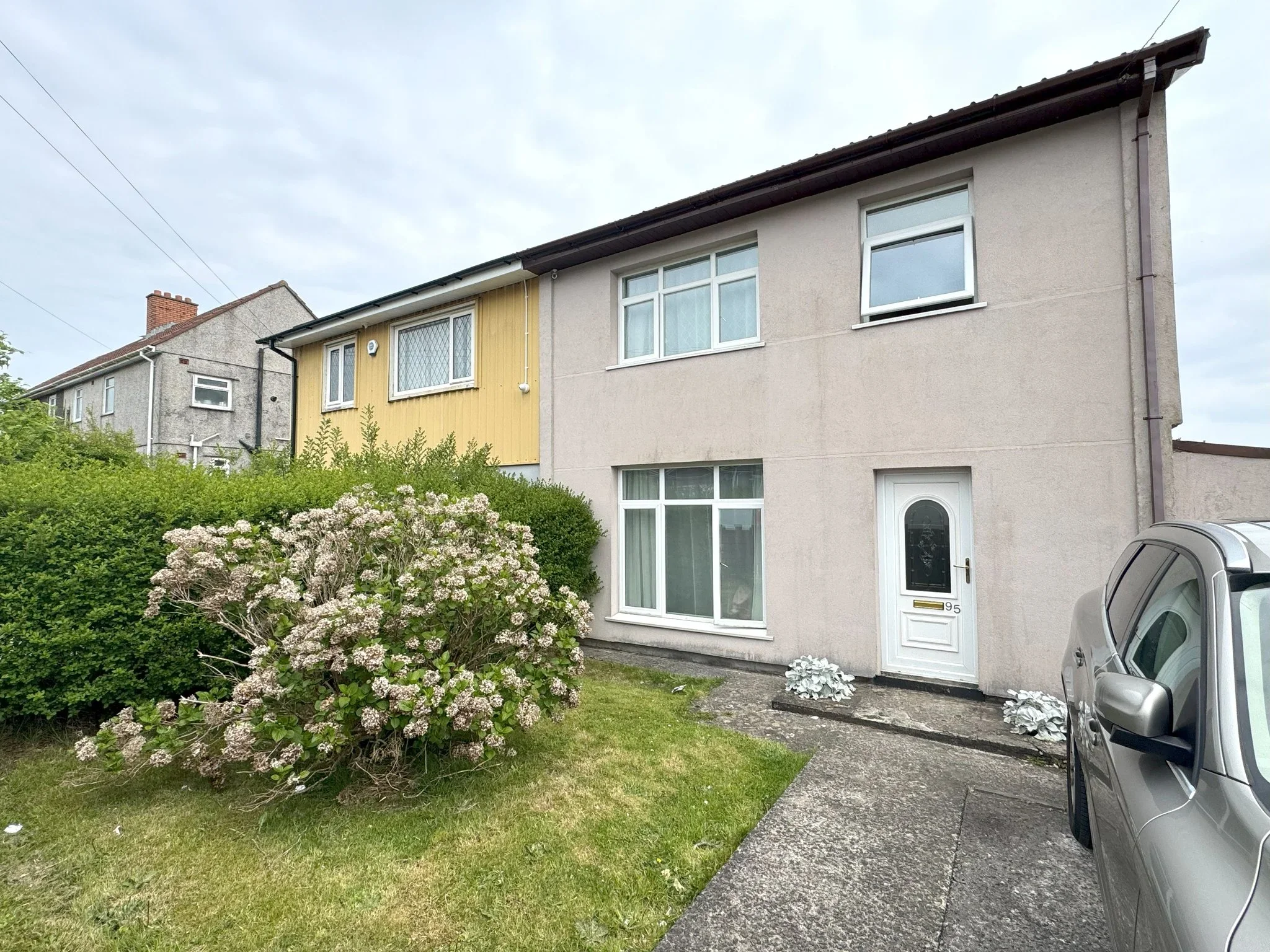 Flat Heol Cadifor in Swansea