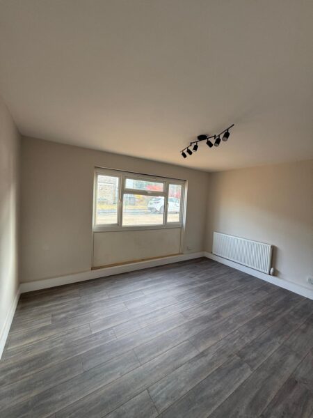 Flat Lennard Avenue in Dartford