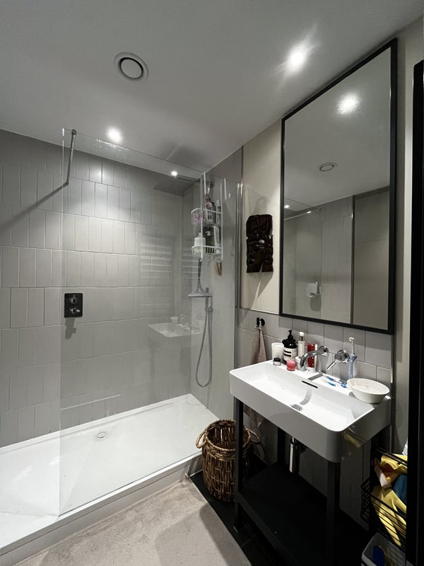 Room High Street in Greater London