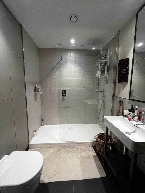 Room High Street in Greater London