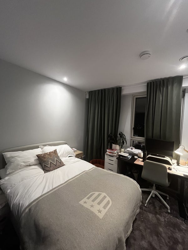 Room High Street in Greater London