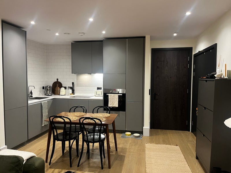 Room High Street in Greater London