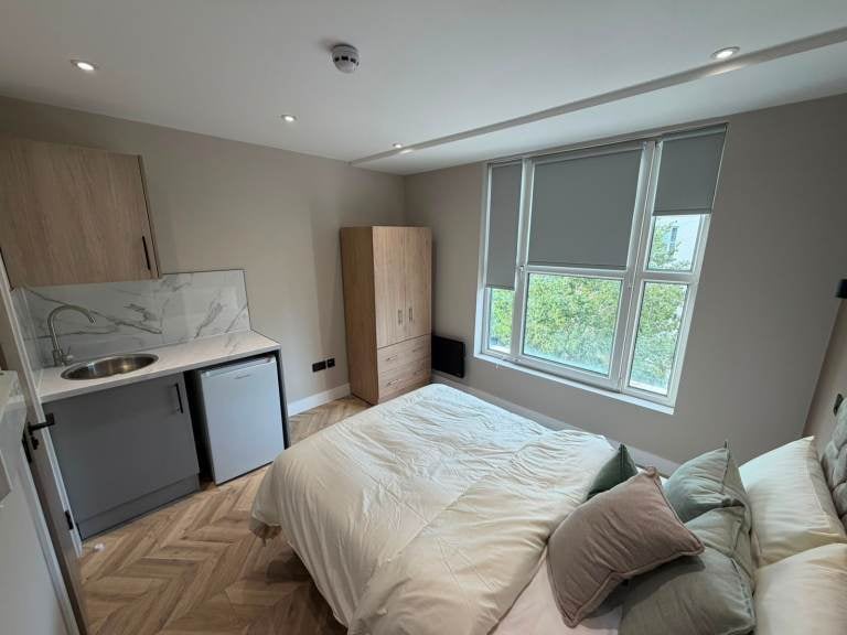 Flat Annette Road in Greater London