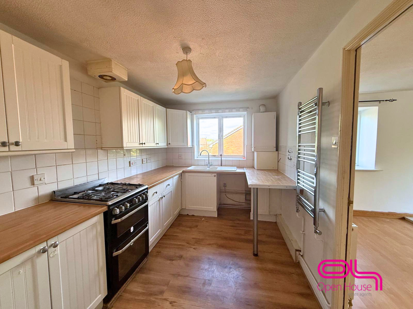 Flat Dean Court in Bolton
