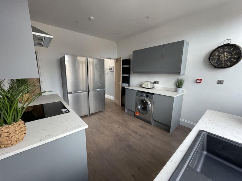 Room Pennington Court in Leeds