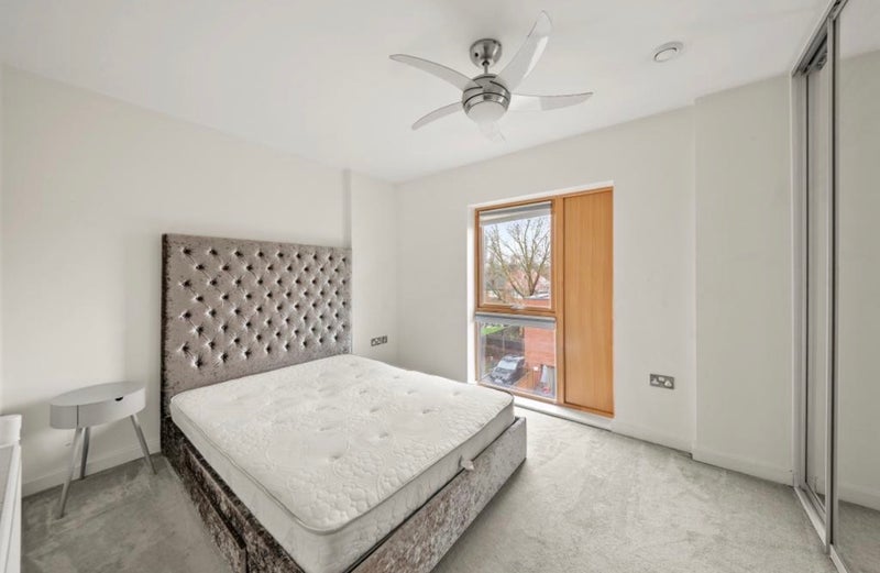 Room Copley Close in Greater London