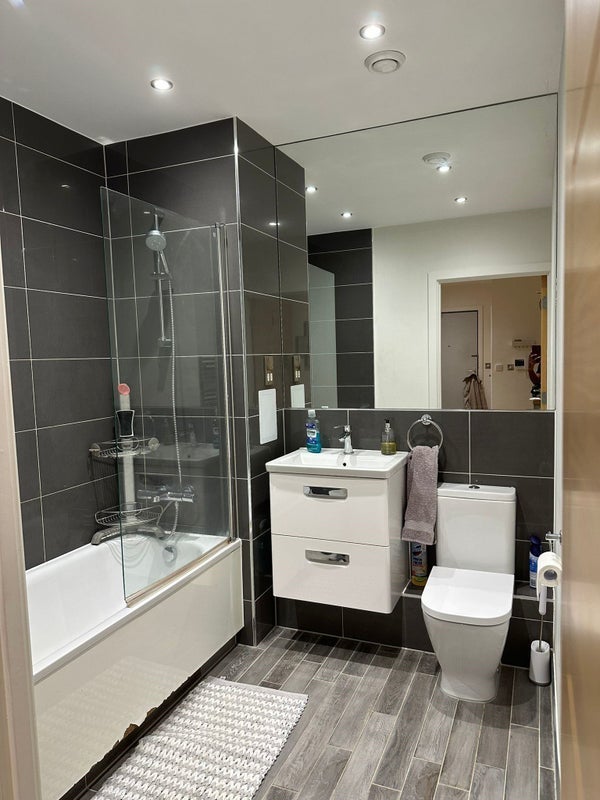 Room Copley Close in Greater London
