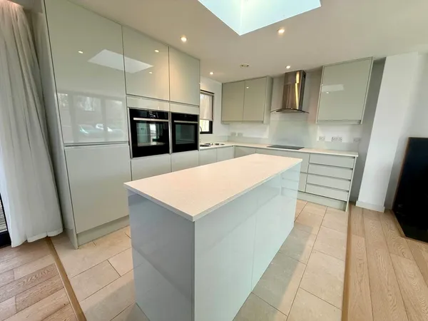 Flat Chalvington Road in Wealden