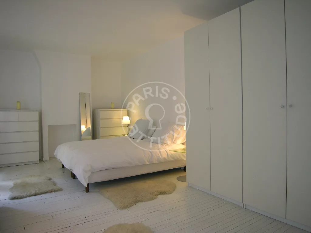 Flat Rue de la Grange aux Belles in Paris