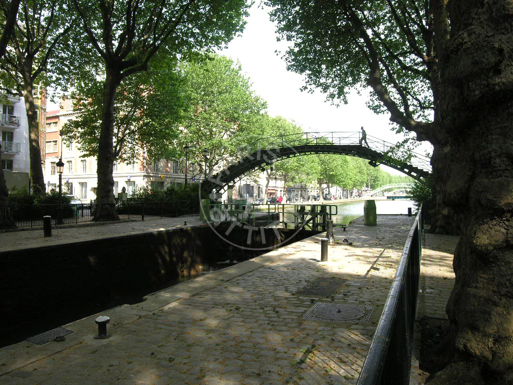 Flat Rue de la Grange aux Belles in Paris