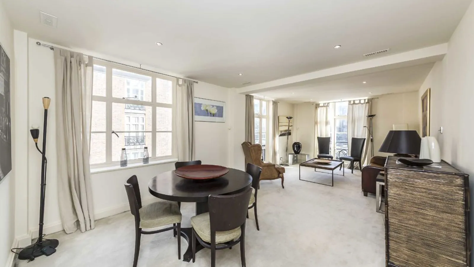 Flat Hertford Street in City of Westminster