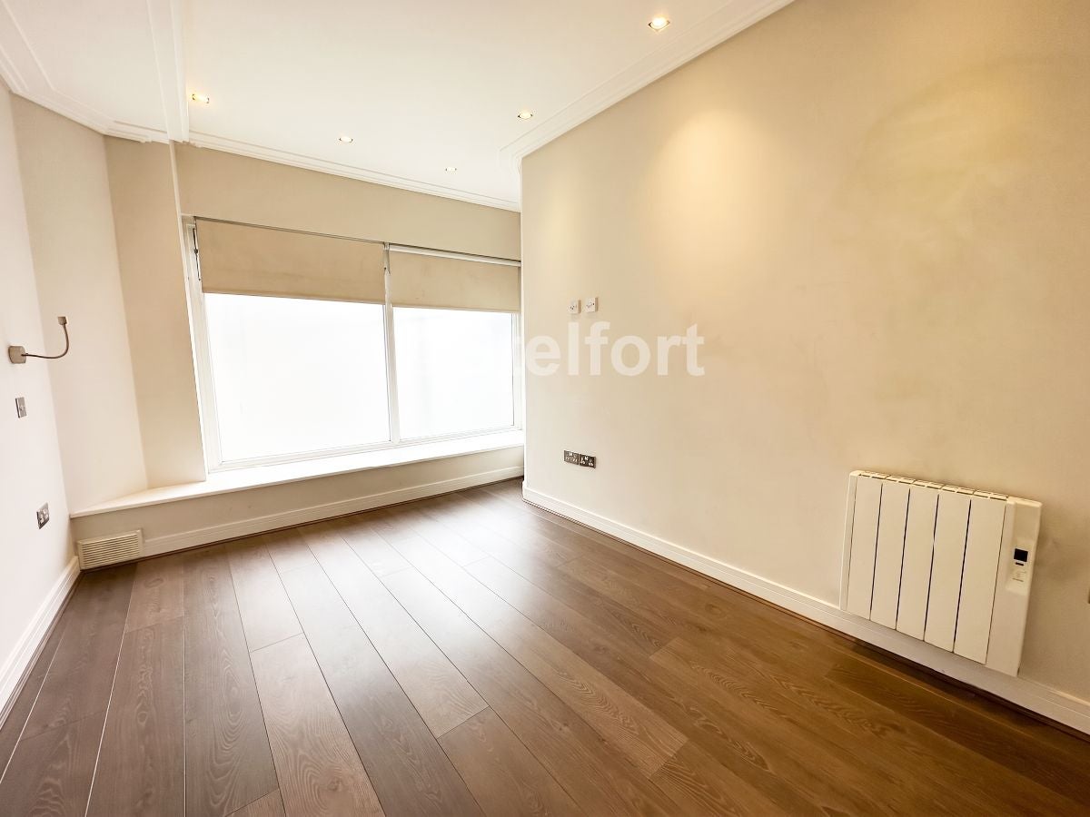 Flat Hornsey Road in Greater London
