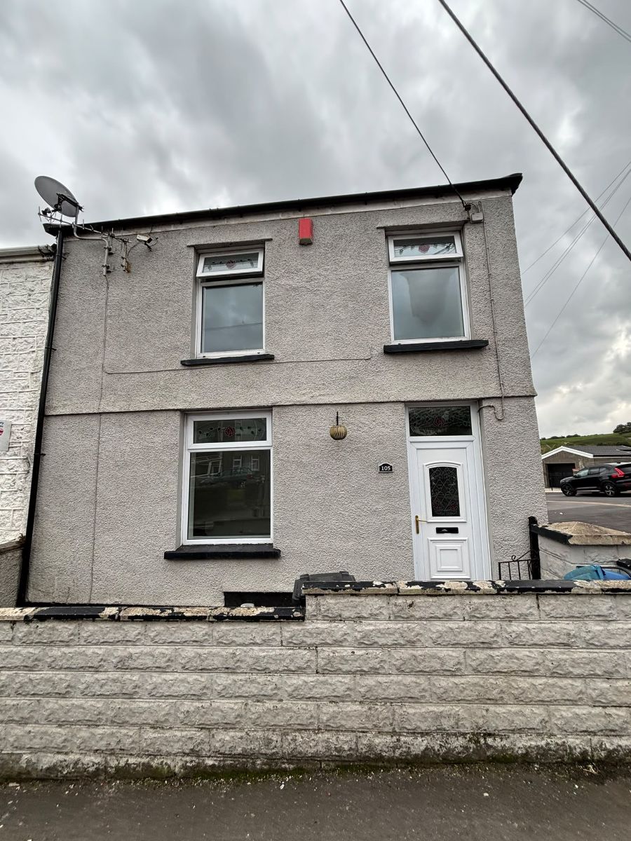 House High Street in Trefechan