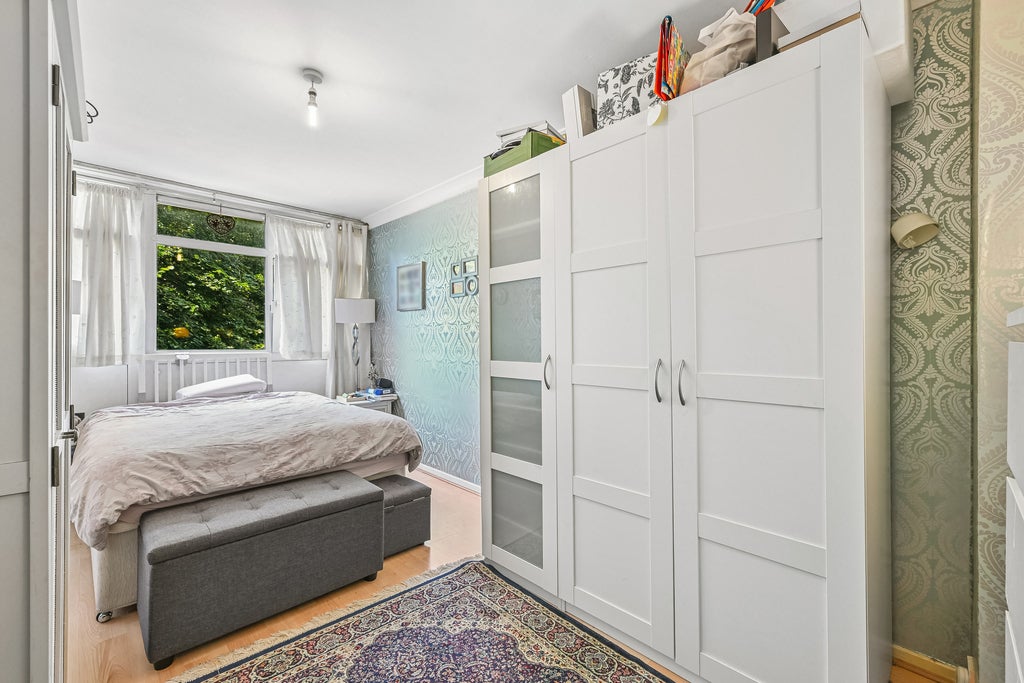 Flat Colson Way in Greater London