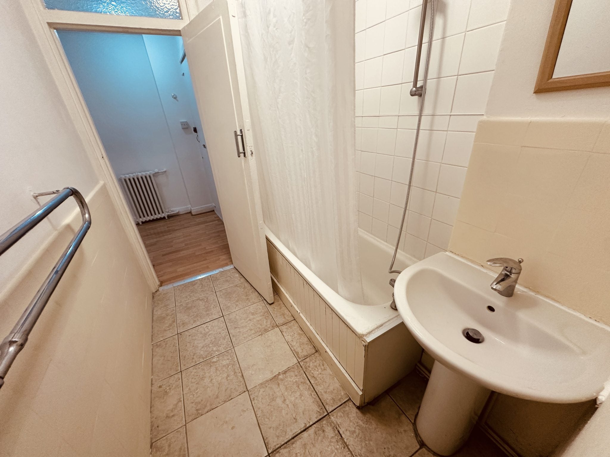 Flat Hatherley Grove in City of Westminster