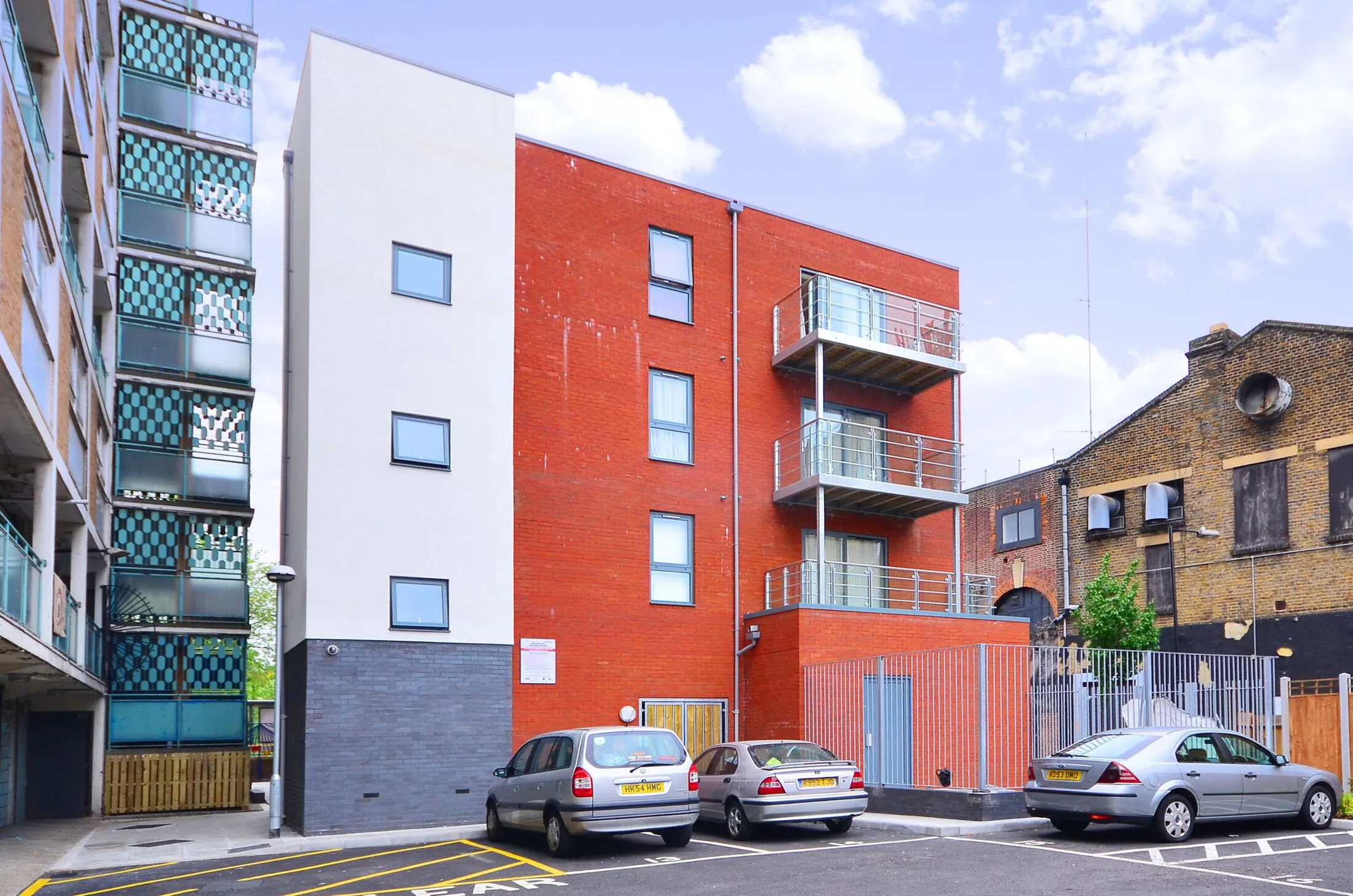Flat Burdett Road in Greater London