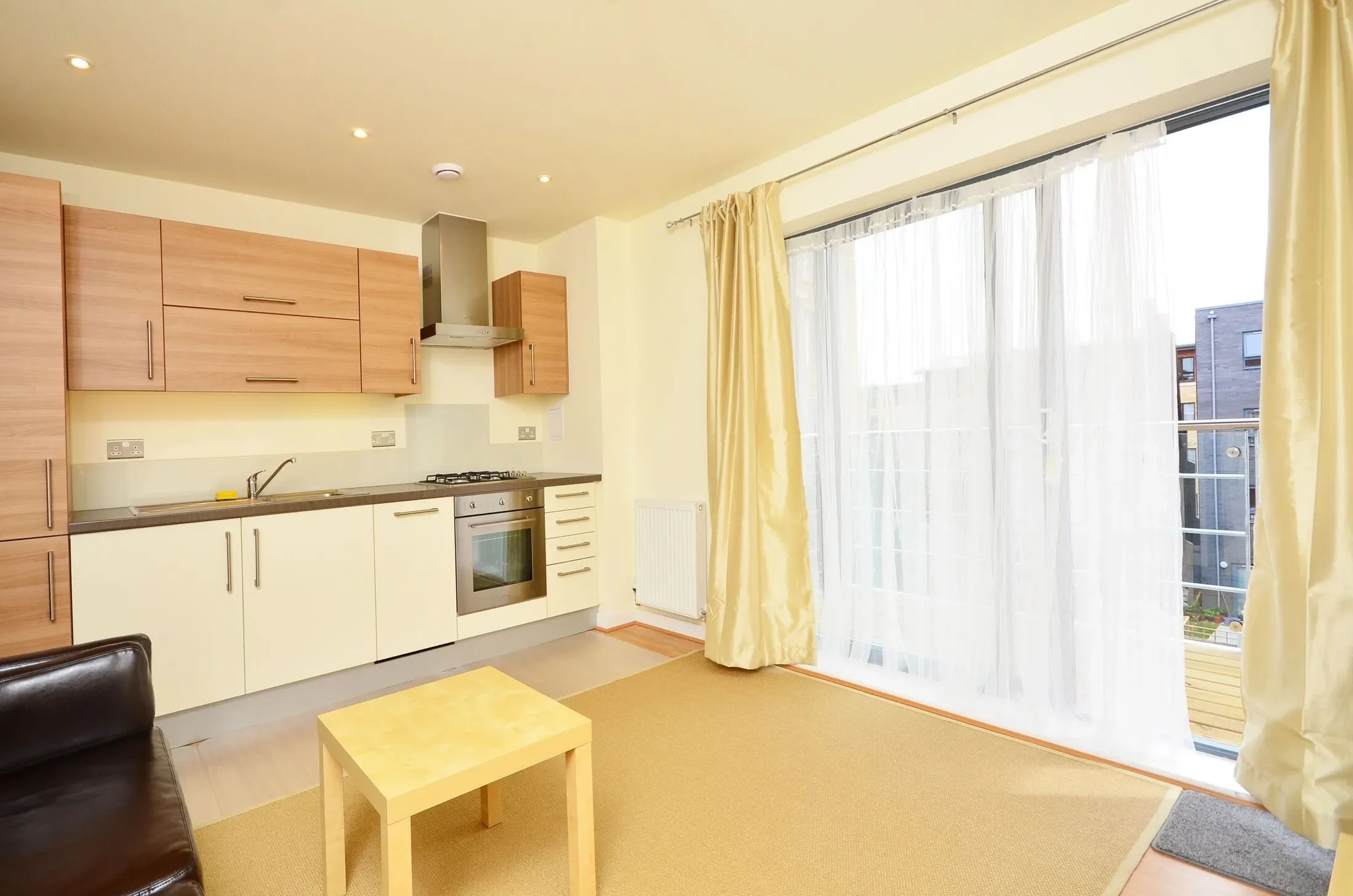 Flat Burdett Road in Greater London