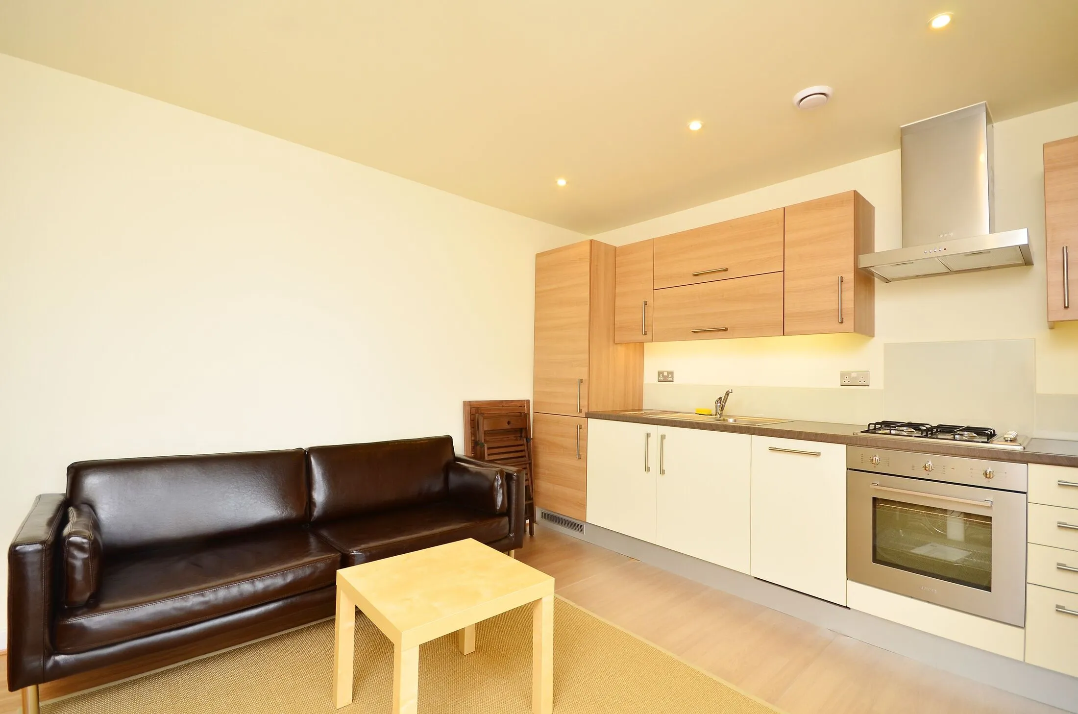 Flat Burdett Road in Greater London