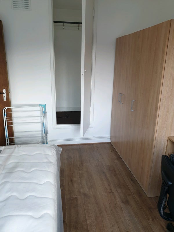 Room Shaftesbury Street in Greater London