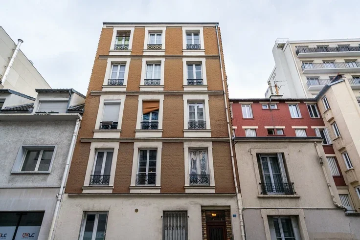 Flat Rue Roberval in Paris