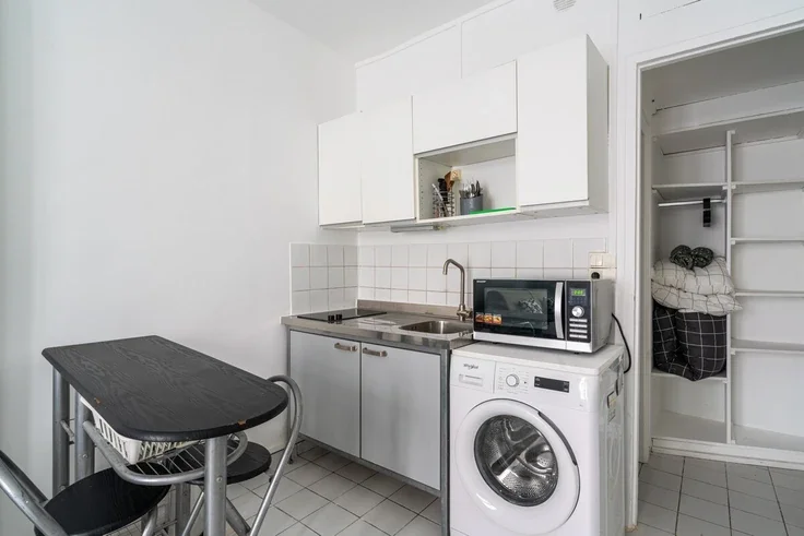 Flat Rue Roberval in Paris