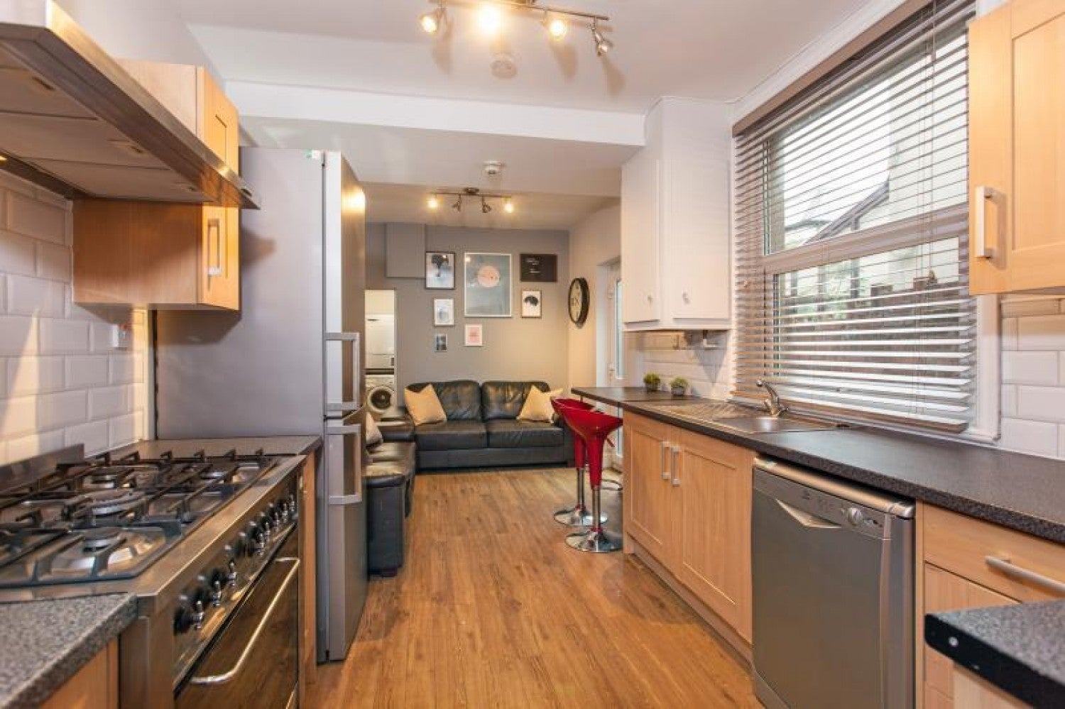 Flat Dalcross Street in Cardiff