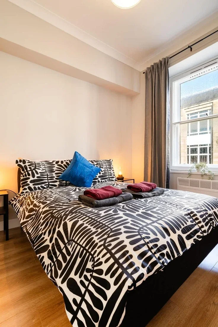 Flat New Street in Paisley