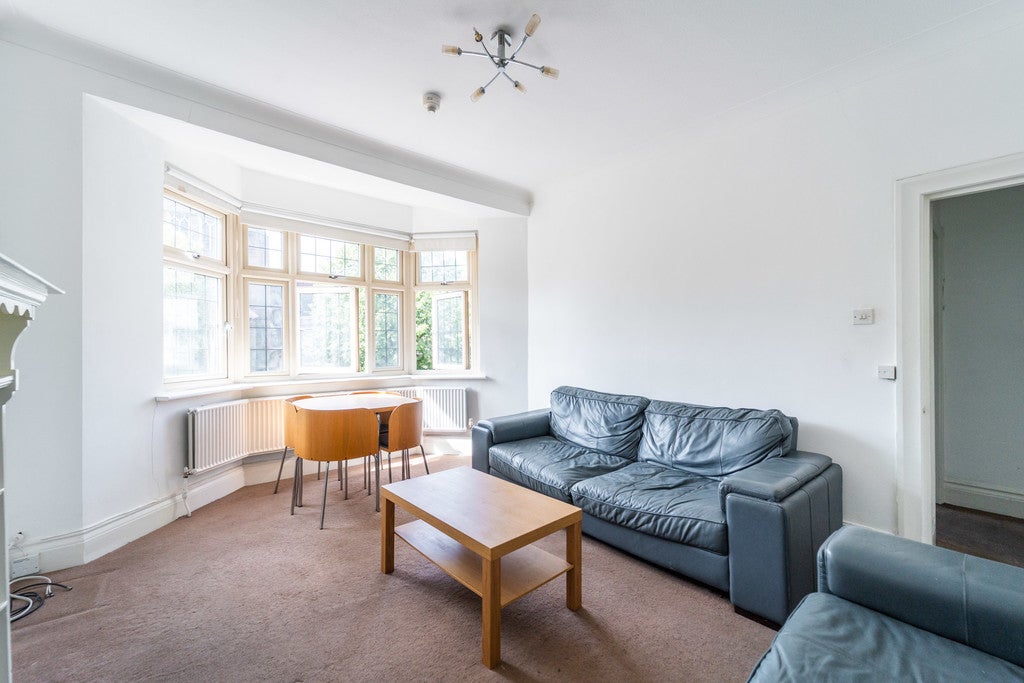 Flat West Heath Drive in Greater London