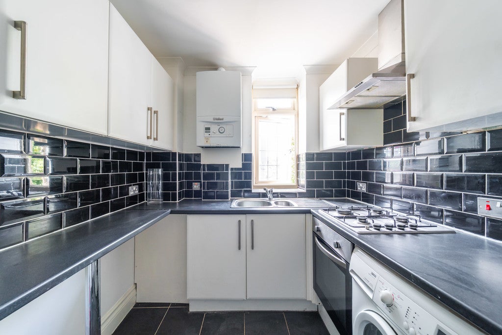 Flat West Heath Drive in Greater London