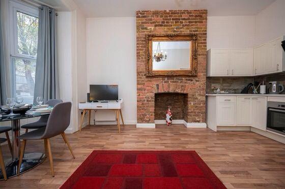 Flat Marischal Road in Greater London