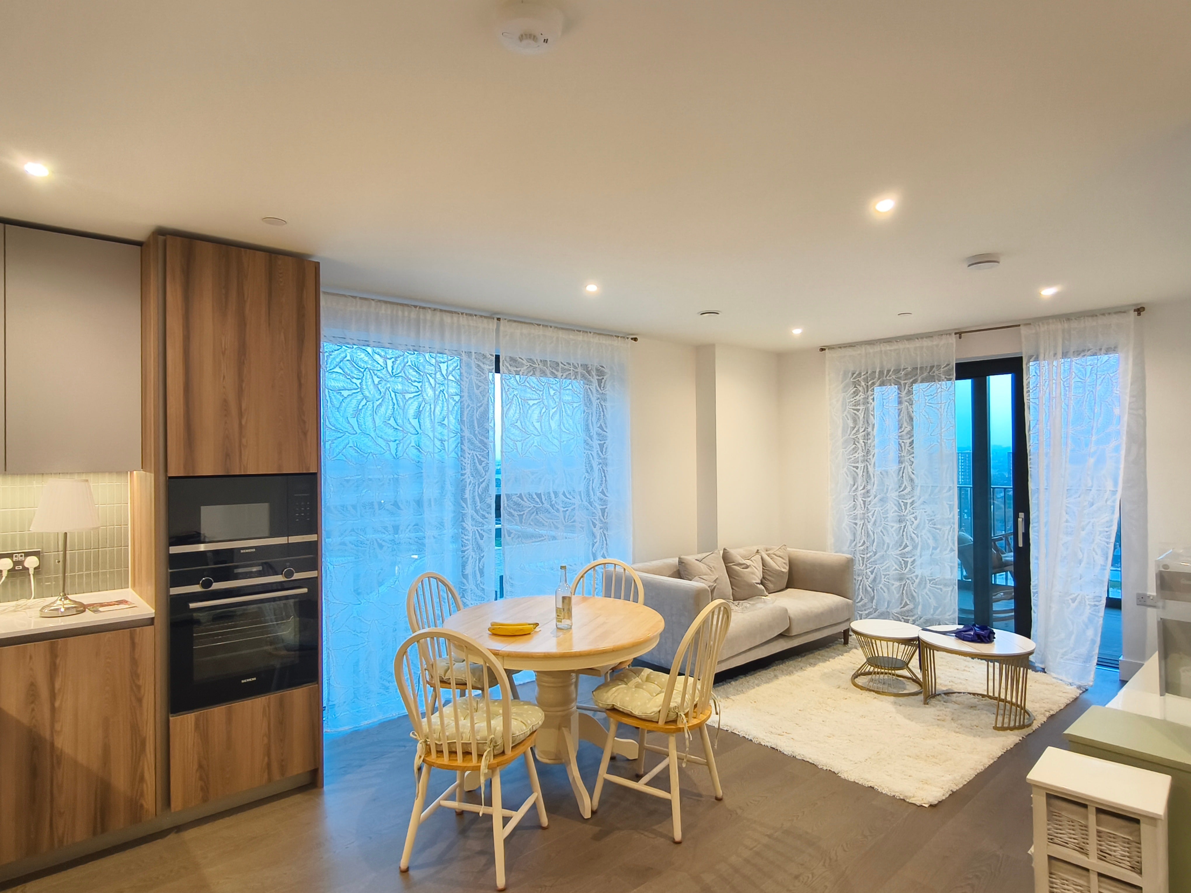 Flat Date Street in Greater London