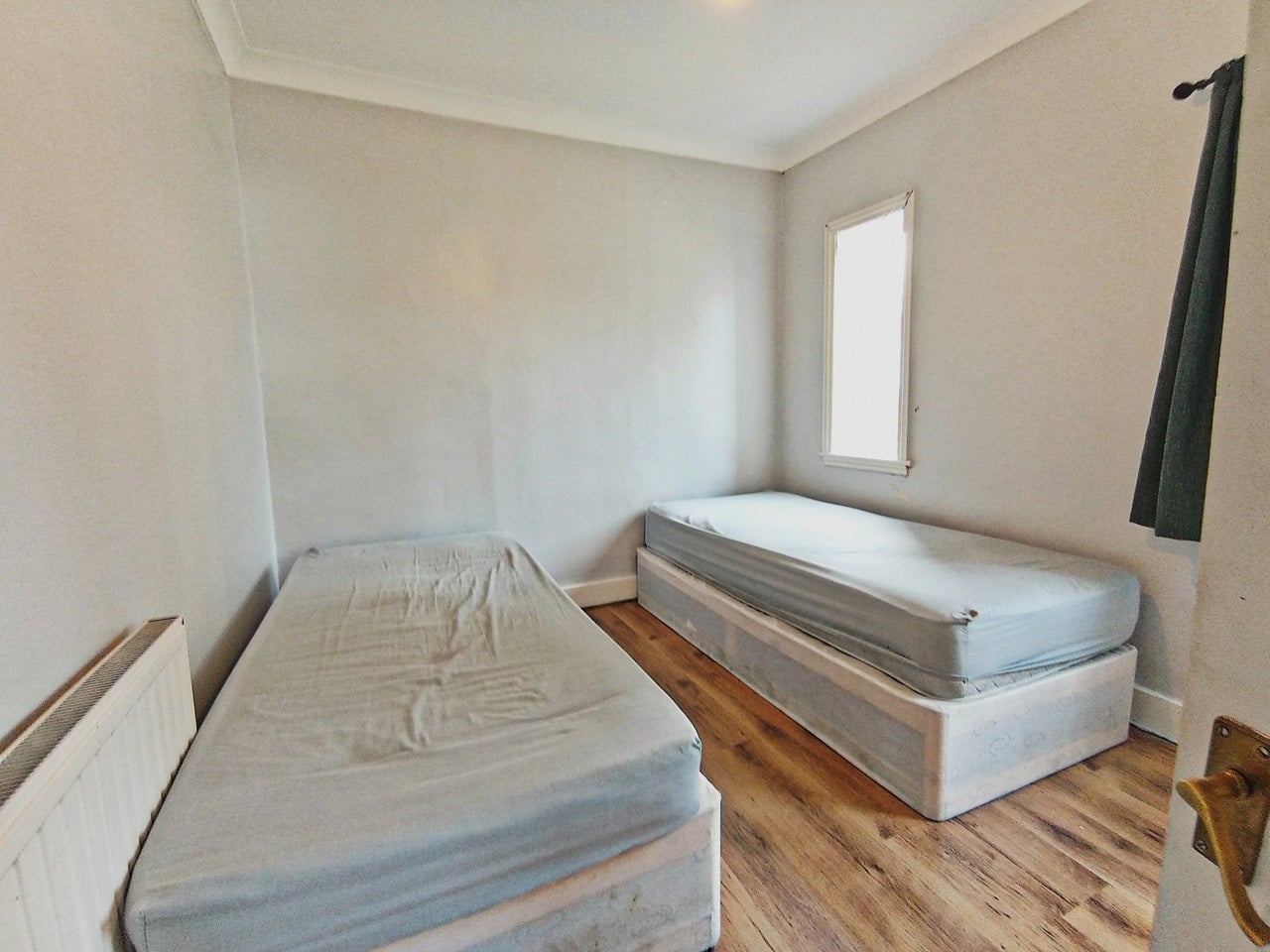 Room South Street in Greater London