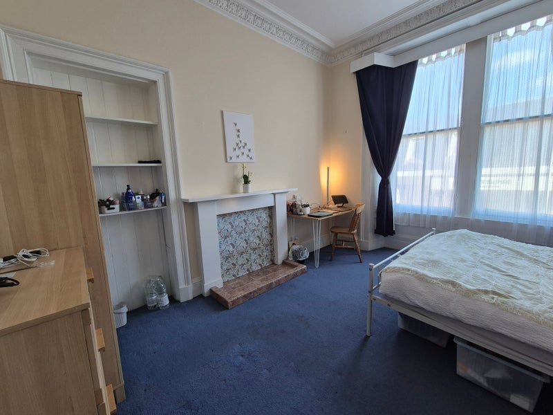 Room Morningside Road in City of Edinburgh