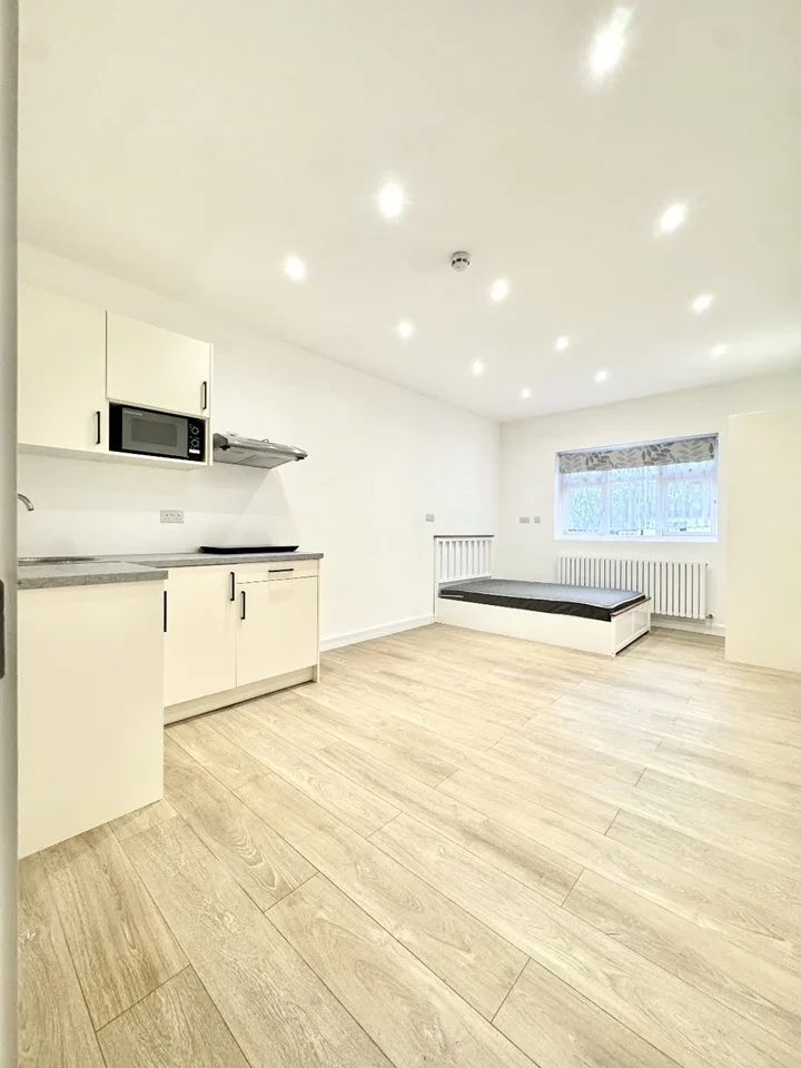 Flat Harrow View in Greater London