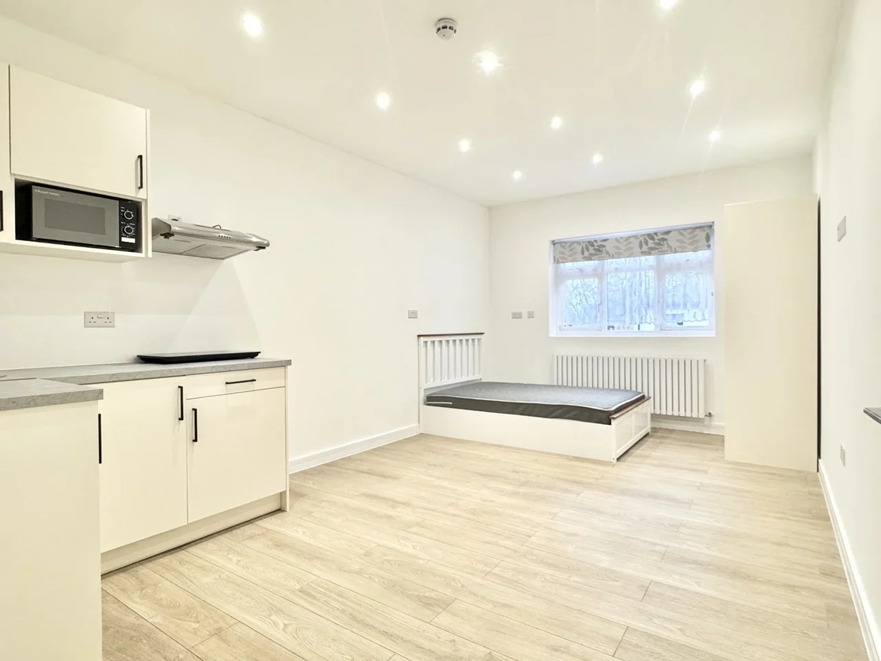Flat Harrow View in Greater London